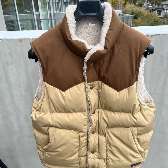 Patagonia Men's Medium Reversible Bivy Down Vest. Classic Tan. - Picture 1 of 9
